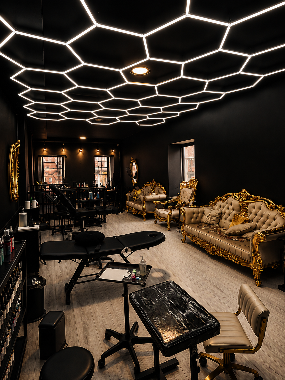 Studio lounge with baroque furniture